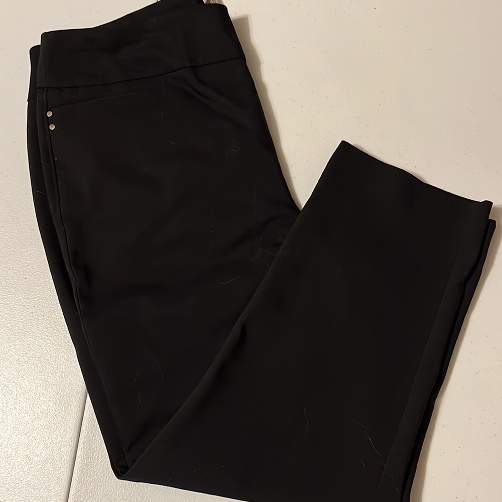 Chicos black slimming capris. Sz 1.5